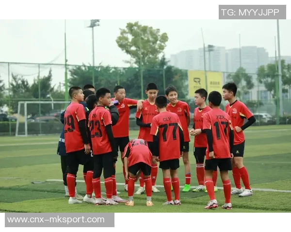 足球袜筒的选择与搭配技巧助你提升球场表现与舒适度